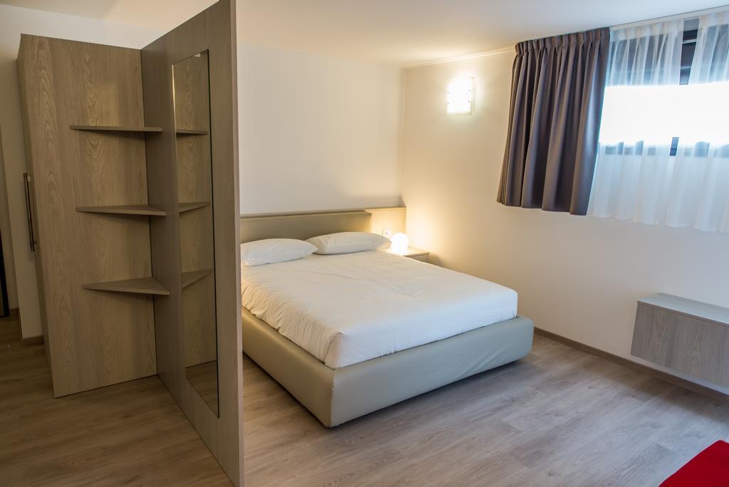 Residenza Luigina Apartment Varenna Ruang foto